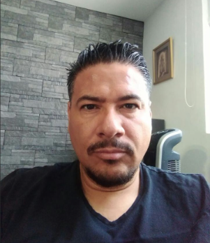 <em>Javier Perez</em>